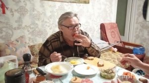 ЖИЗНЬ в ДЕРЕВНЕ: УЖИН. Вкусно. Поговорим, вспомним