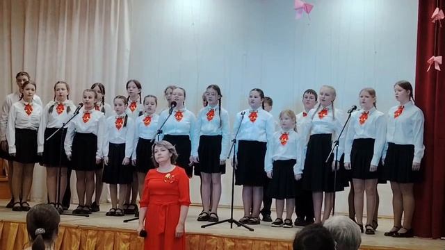 Окончание отчетного концерта хорового коллектива Музыкальной школы 1 г. Бор Р