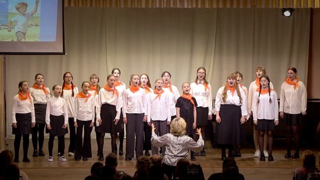 09 - муз. Е. Крылатова, сл. Ю. Энтина, "Крылатые качели", исп. хор ст. классов