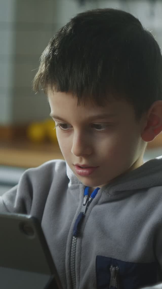 Почему дети за лето забывают школьную программу?