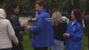 В Сочи начали раздавать георгиевские ленточки