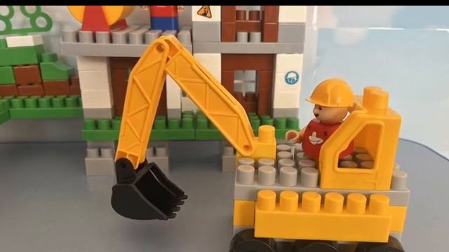 Лего-мультик про строителя