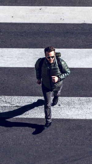 ЗДЕСЬ И СЕЙЧАС