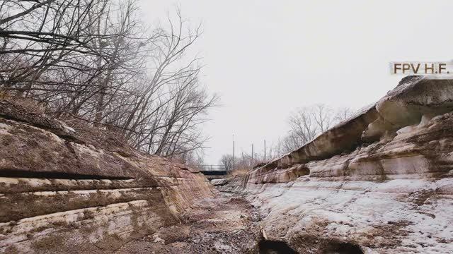 Безымянная речушка в Южном,  улица Кабельная, Хабаровск. Апрель 2026.