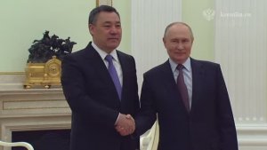 Владимир Путин проводит встречу с Президентом Киргизии Садыром Жапаровым, Кремль, 23 апреля 2026