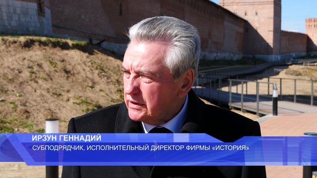 В сквере имени Шеина установили амфитеатр и обустраивают пандус