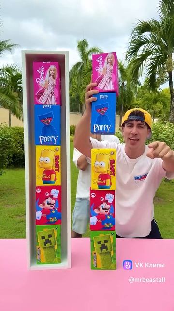 У этих мужчин выборы, как разложить правильно эти коробки