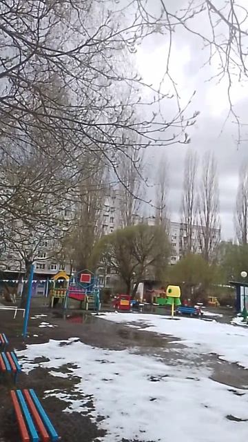 зима не даром злится.mp4