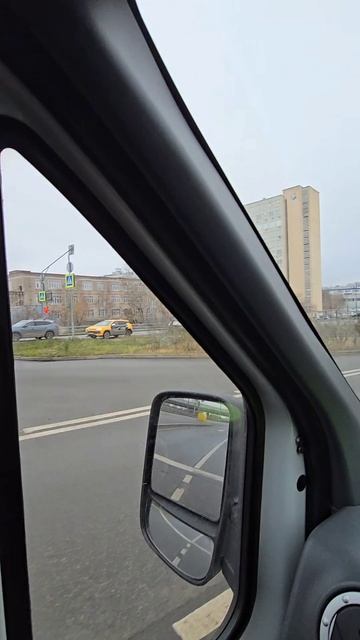 ДТП В Москве на улице Пруд Ключики #авария #движение #Hyundai #Nissan #дорога #автомобили