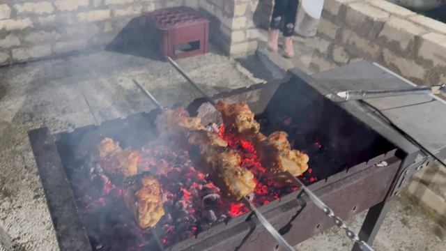 В Ставрополе холодно но шашлыки жарить не мешает