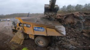 Pure sound Incab!😍 Cat 390 F - Ramping down into a “powder blast”!Enjoing my last hour this shift!!