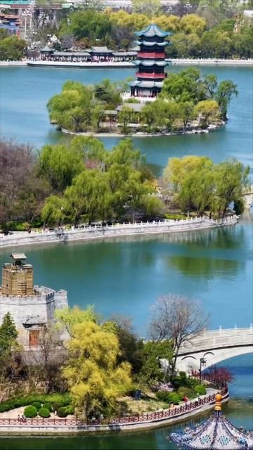 🏯🌸Розовое море весны: цветение персиковых садов в Китае