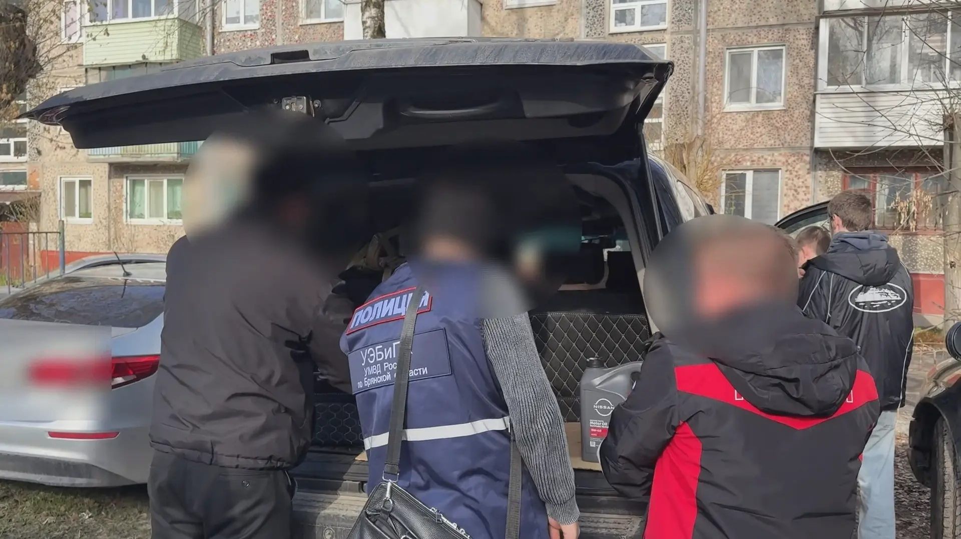 В Брянске за хищение почти полумиллиона рублей у участника СВО задержаны лжевоенный и его сообщник