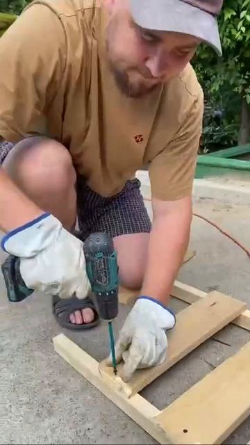 Из поддонов