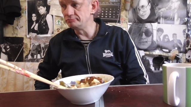 мукбанк отвар шиповника картошка талчёная огурчики мясо