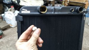 Чёрный Оренбургский радиатор УАЗ Патриот, тэст на перетекание.