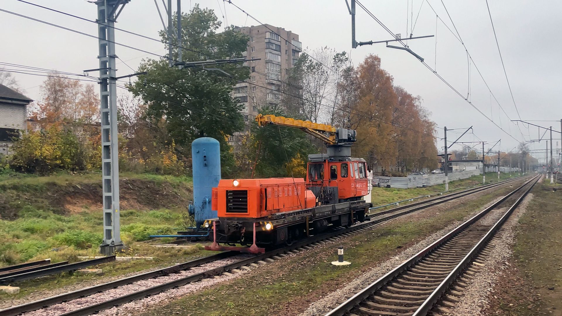 Мотовоз МПТ-4-572 следует резервом