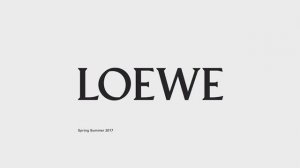 Показ женской коллекции Loewe весна-лето 2017