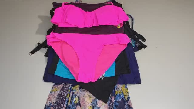 Лот 2700 Сток Купальники женские Канада  цена 1980 руб кг 3,2кг