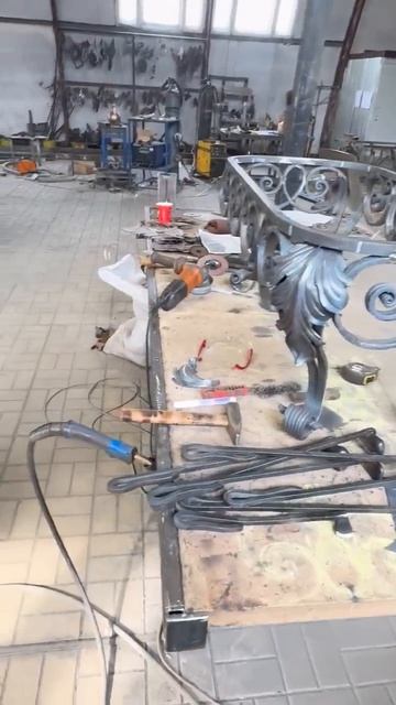 Журнальный стол под старину