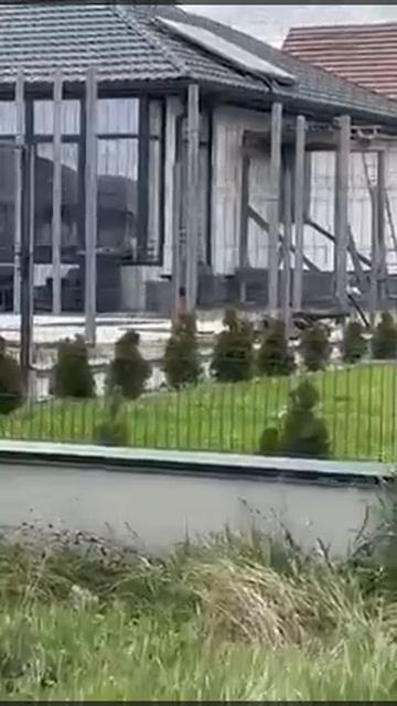 Борьба с ТЦКашником на крыше дома. Украинский не доброволец.