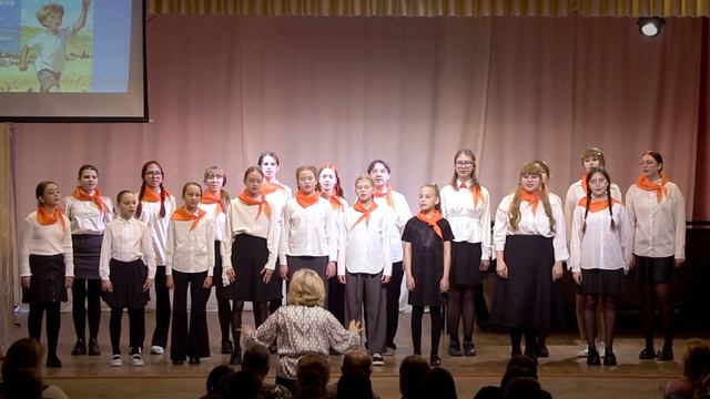 10 - муз. А. Ольханского, сл. Е. Олейник, "Бессмерный полк", исп. хор ст. классов