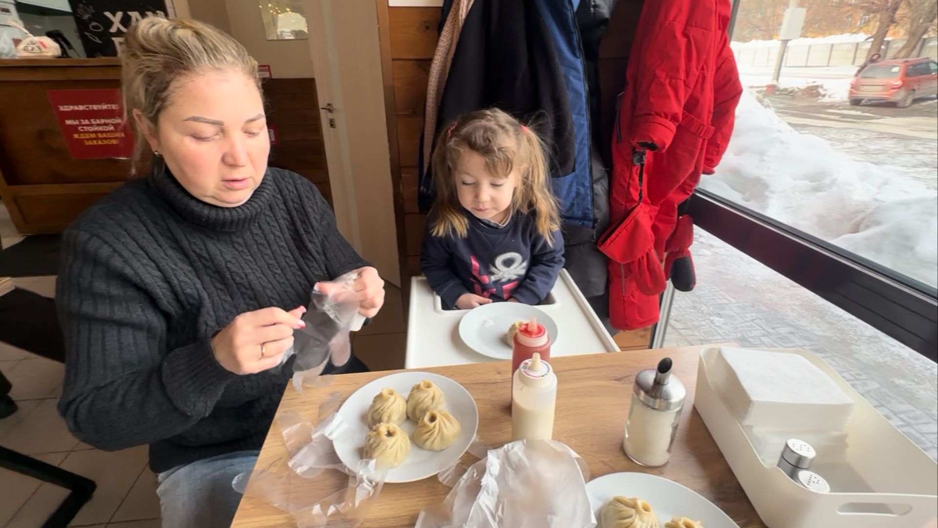 СеМЕЙНЫЙ ОБЕД в КАФЕ | НАШ ДЕНЬ в Новосибирске | Семья Перевязов