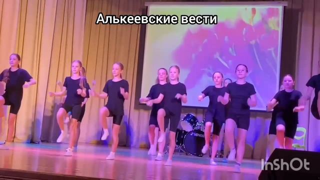 Выступление девочек 5А класса Базарно-Матакской школы