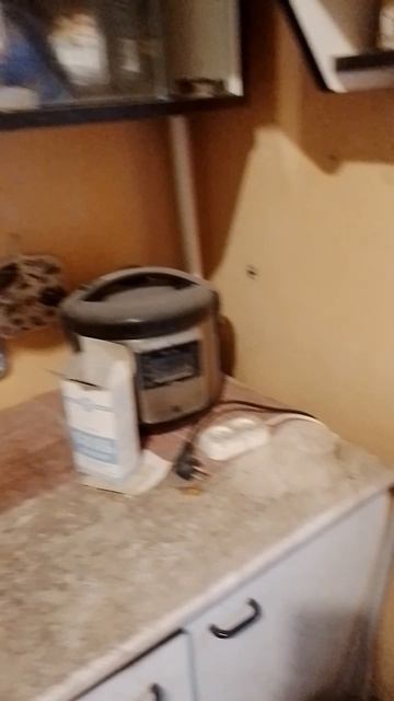 Святость так и прёт! (Соседи в коммуналке.) Помогите уехать! Сбер 5336690144598952