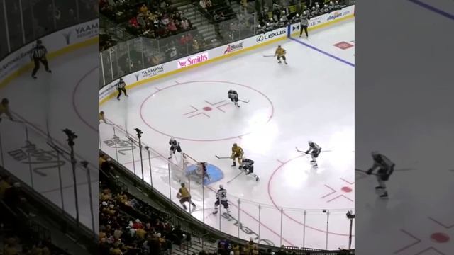 Красота дня в НХЛ — Джек Айкел и его глаза на затылке 👀