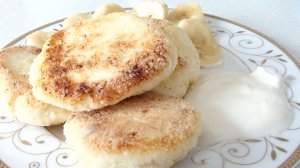Классические Сырники из творога с сметаной - рецепт
