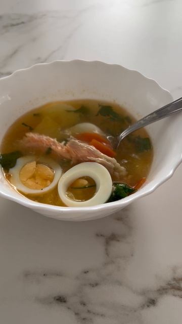 Уха из копчёных хребтов форели