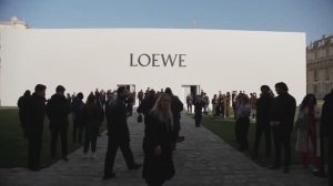 Показ женской коллекции Loewe осень-зима 2023-2024