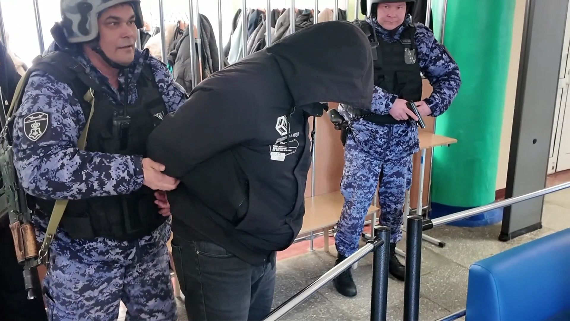 Школу в Берёзово проверили на антитеррористическую защищённость