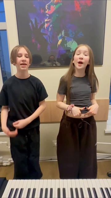 Привет — я Роберт Штаф, а на этом видео вместе с наикрутейшей Марусей Хамидуллиной! @id863712821 (Ма