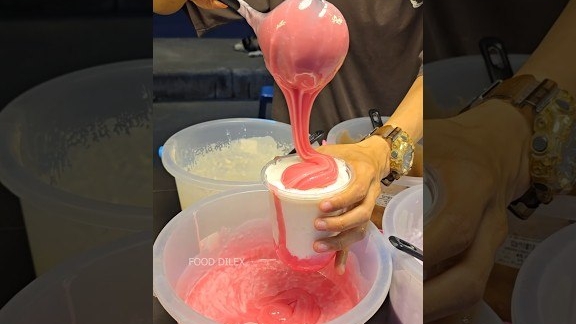 Знаменитый тайский молочный напиток из таро — невероятно густой и вкусный!