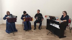 А. Вивальди, Концерт для скрипки с оркестром фа минор «Зима»: I часть; В. Гридин «Озорные наигрыши»