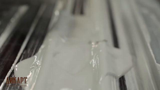 Изготовление из гипса гладких карнизов и молдингов.