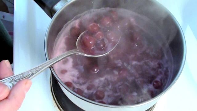 Быстрое вишневое варенье из замороженной ягоды - рецепт