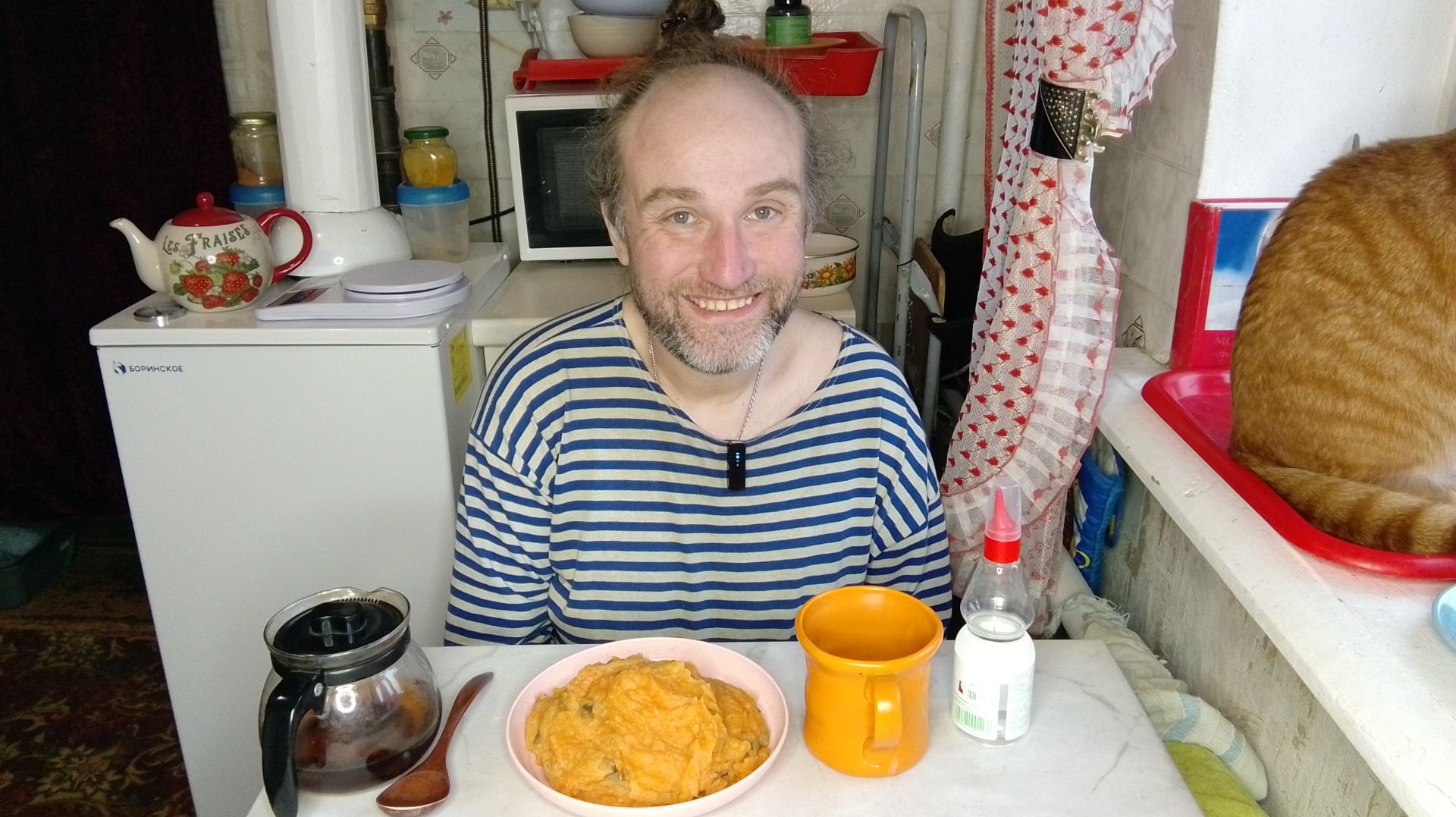 Обед с Рыжулей. Спасибо за донат. Рассуждаю о еде. Мукбанг. Обжор. Еда на камеру. Диета. Шизофрения.