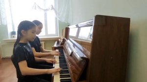 Кушнир Вера и Варвара  А. Петров "Вальс из кинофильма Берегись автомобиля"