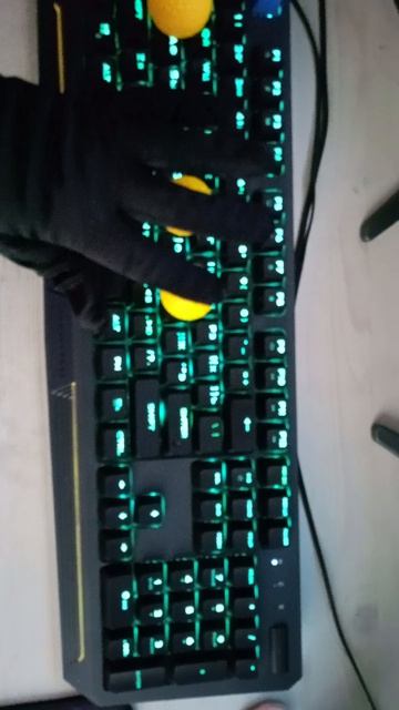 Игровая клавиатура Thunderobot KG8104R JM03NNE03RU размещает 104 функциональные механические клавиши