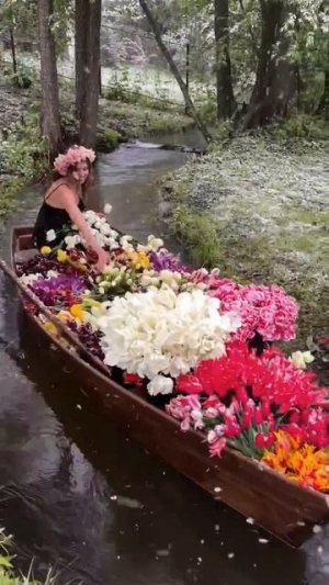 НУ ЧЕМ ВАМ НЕ ГОЛЛАНДИЯ С ТЮЛЬПАНАМИ ТОЛЬКО В РОССИИ