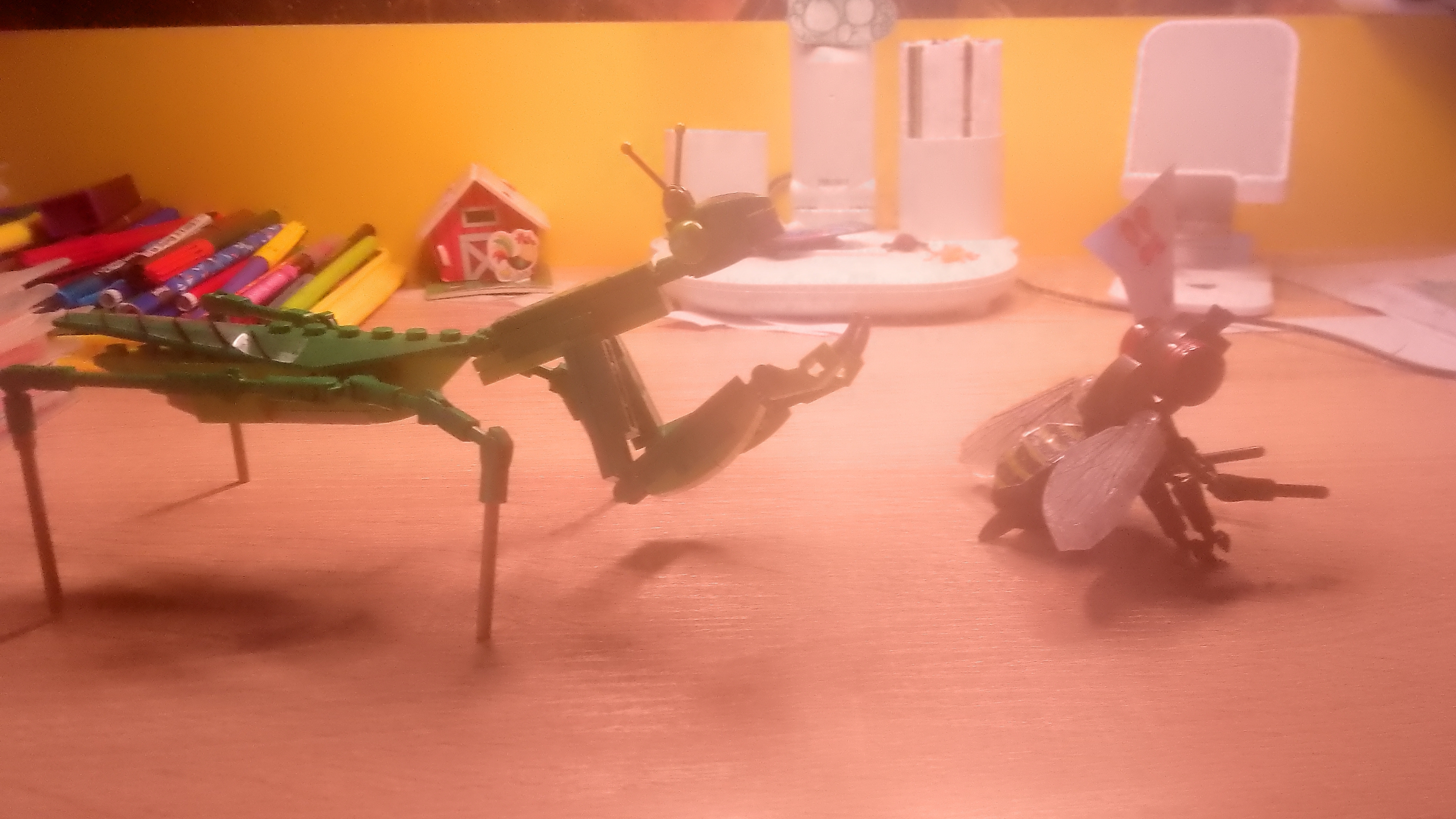 этот LEGO хищник атаковал LEGO муху но может атаковать даже LEGO ящерицу!!!😮😮😮