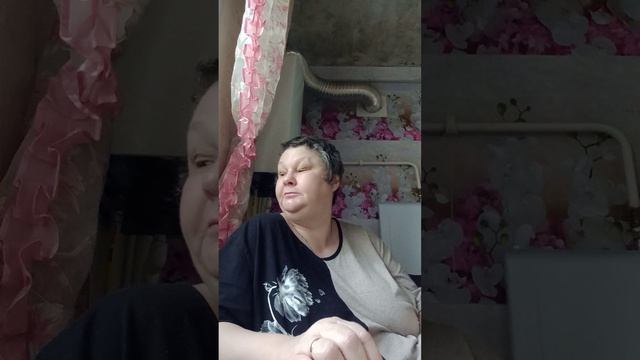 ЦВЕТОЧКИ ВЫРОСЛИ НА НЕЙ!!!