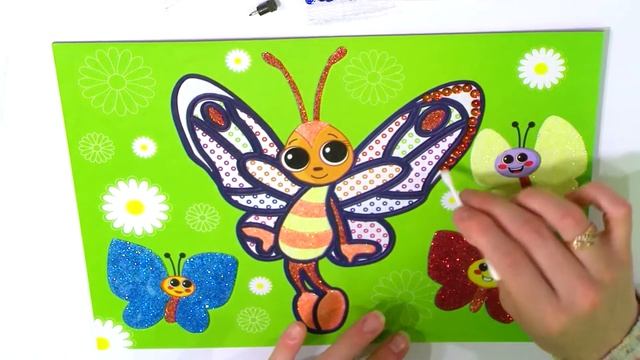 Делаем красивую бабочку из цветного песочка и гвоздиков