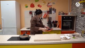 Утреннее меню. Готовим яичницу с грибами