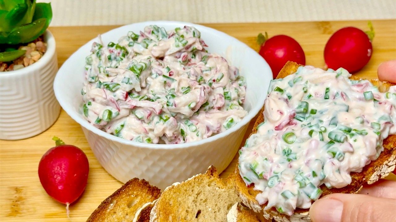 ВКУСНЕЙШАЯ НАМАЗКА НА ХЛЕБ! Гениальная закуска из редиски! Всего 3 ингредиента! За 3 минуты!