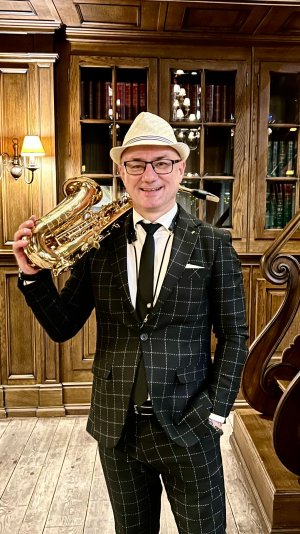 САКСОФОН и ВОКАЛ  - Юрий Белоусов. +79162332581