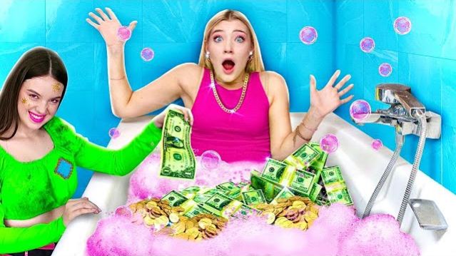 НОВОЕ ШОУ - Переехала Жить к Богатой Подруге  Бедная Девушка в Богатой Семье